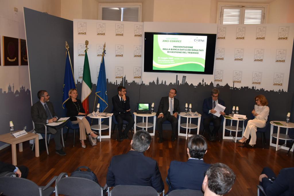 Riciclo e raccolta del Pet: presentata la banca dati Anci Coripet