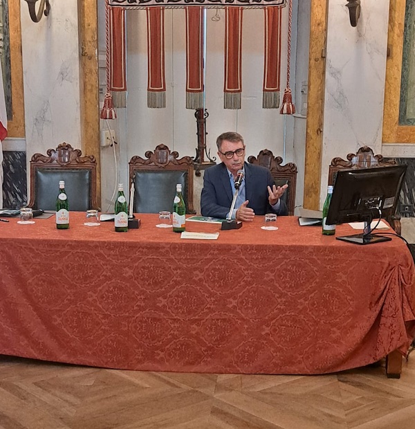 Carta e cartone: nel 2022 calano i consumi ma non la raccolta differenziata (+20.000 ton)