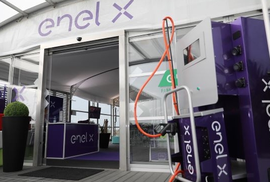 Enel X Way e Conad rinnovano la partnership per una mobilità sostenibile