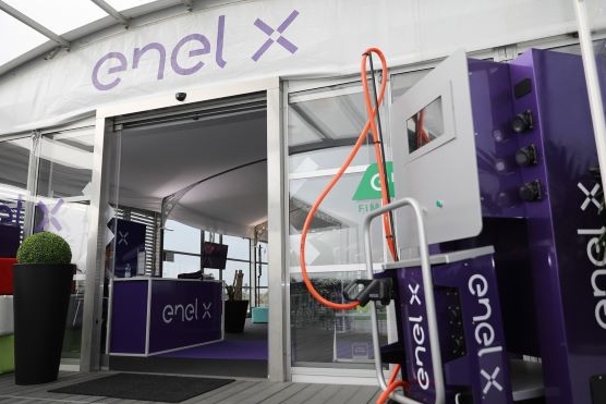 Enel X Way e Conad rinnovano la partnership per una mobilità sostenibile